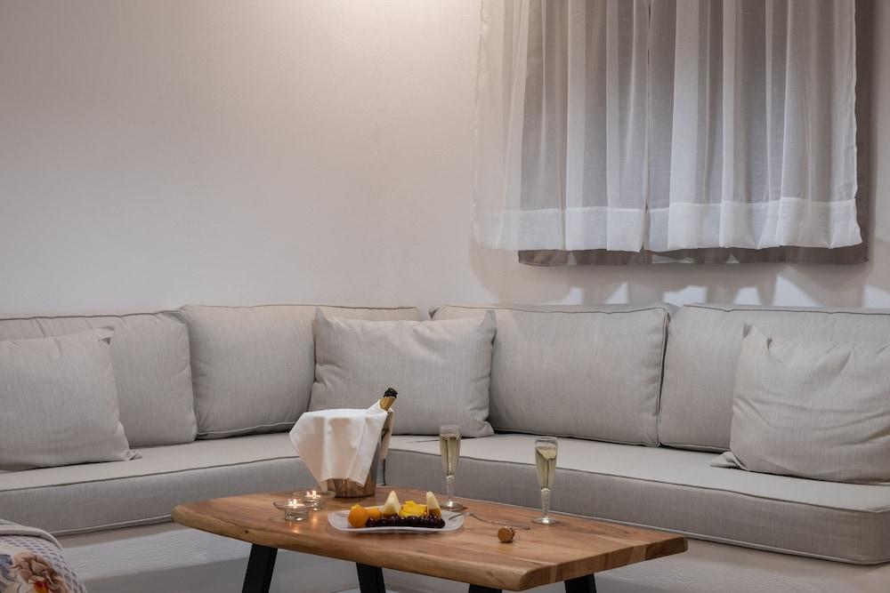 Ambience Suites Фіра Екстер'єр фото